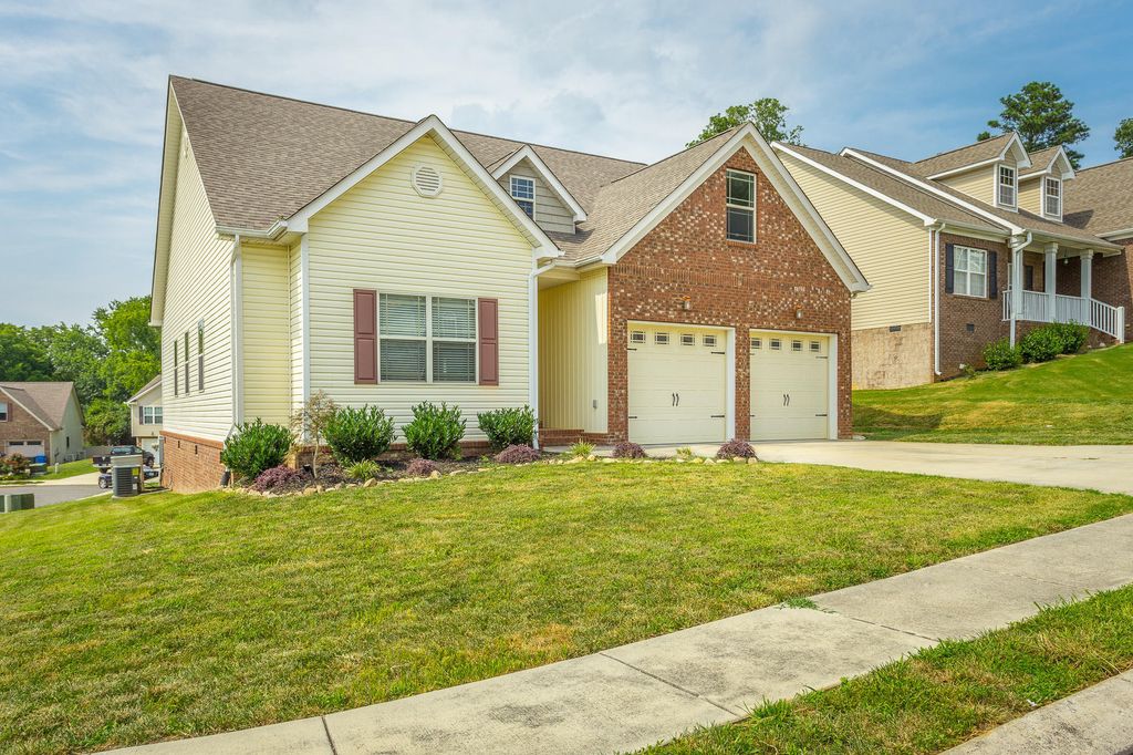 878 Windrush Loop, Chattanooga, TN 37421