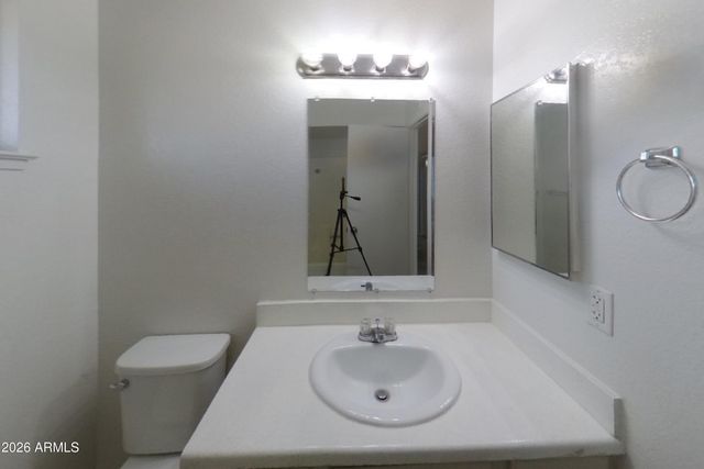1628 E SAINT ANNE Avenue, Phoenix, AZ 85042