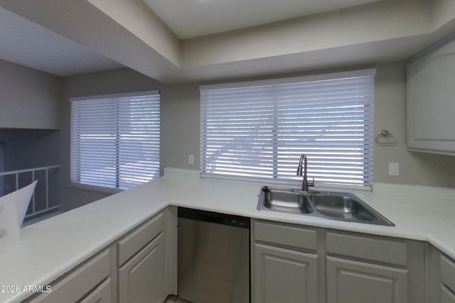 1628 E SAINT ANNE Avenue, Phoenix, AZ 85042