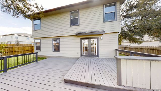 8903 Scarlet Crk, Universal City, TX 78148