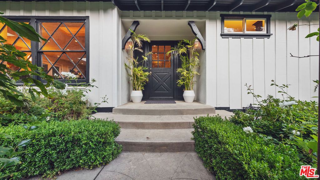 3440 Mandeville Canyon Road, Los Angeles, CA 90049 — photo 2