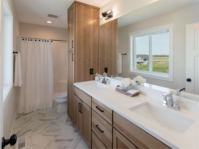 19545 Hammock Avenue, Lakeville, MN 55044