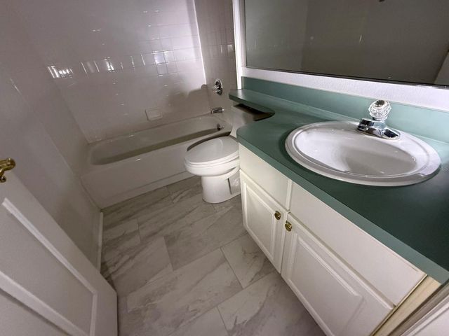 1109 MONTEREY LANE, Lady Lake, FL 32159