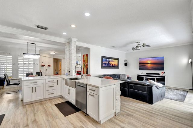 8879 Chestnut Ridge Way, Boynton Beach, FL 33473