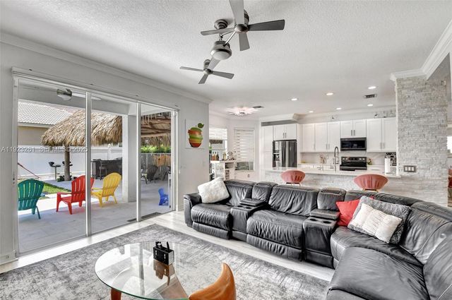 8879 Chestnut Ridge Way, Boynton Beach, FL 33473