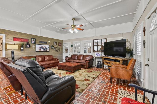 7252 Sunset Circle, Kingston, OK 73439