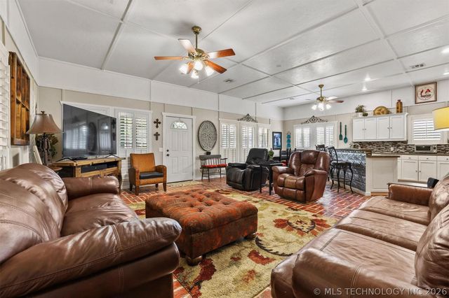 7252 Sunset Circle, Kingston, OK 73439