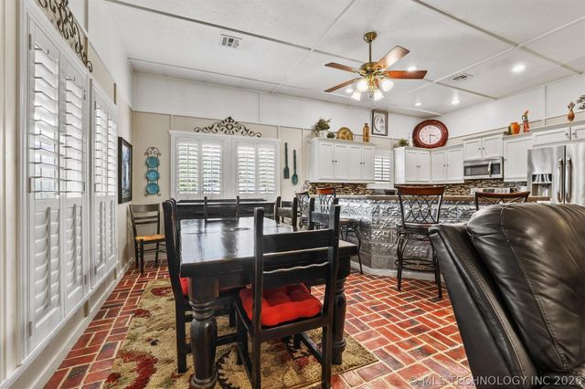 7252 Sunset Circle, Kingston, OK 73439