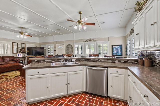 7252 Sunset Circle, Kingston, OK 73439