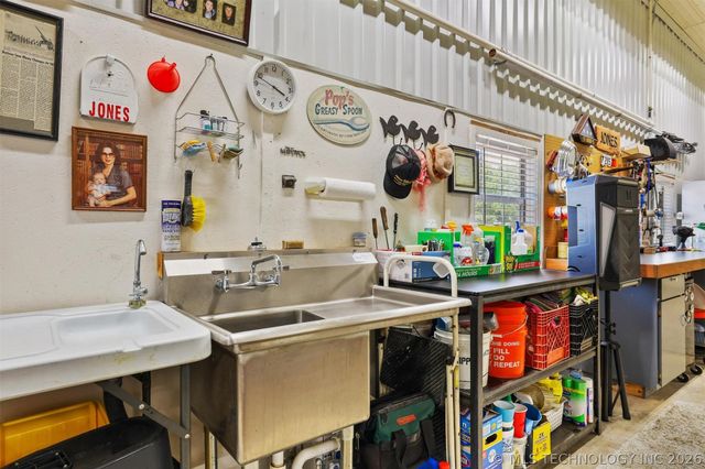 7252 Sunset Circle, Kingston, OK 73439
