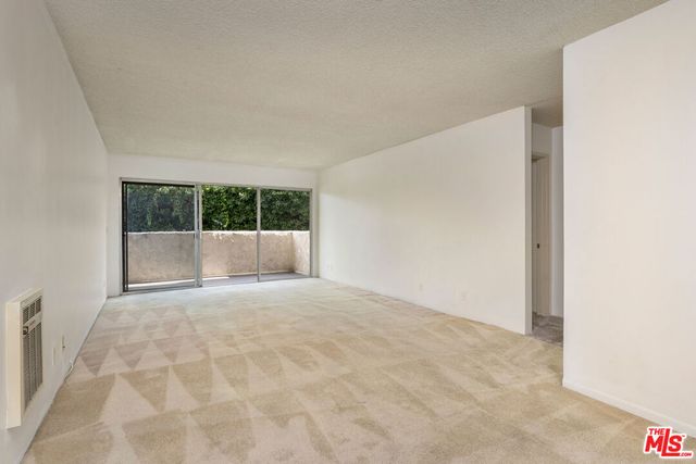 8400 De Longpre Avenue 104, West Hollywood, CA 90069