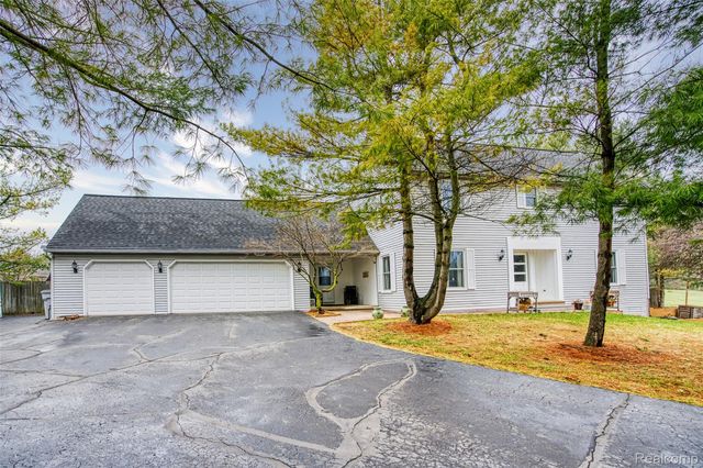 12921 Ann Lynn Drive, Green Oak Township, MI 48178