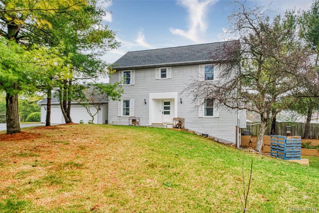 12921 Ann Lynn Drive, Green Oak Township, MI 48178