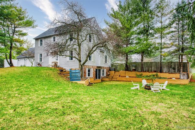 12921 Ann Lynn Drive, Green Oak Township, MI 48178