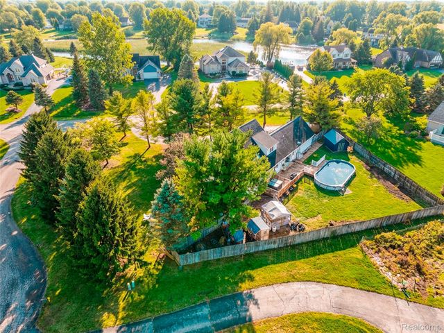 12921 Ann Lynn Drive, Green Oak Township, MI 48178