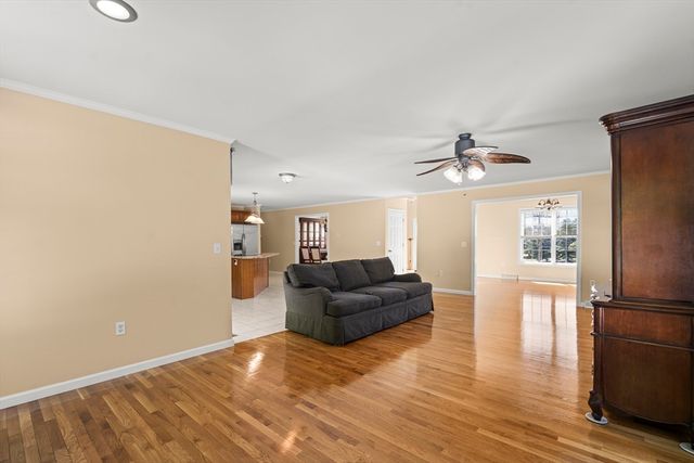 1507 E Mountain Rd, Westfield, MA 01085