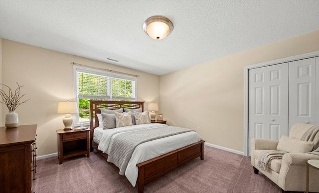 1507 E Mountain Rd, Westfield, MA 01085