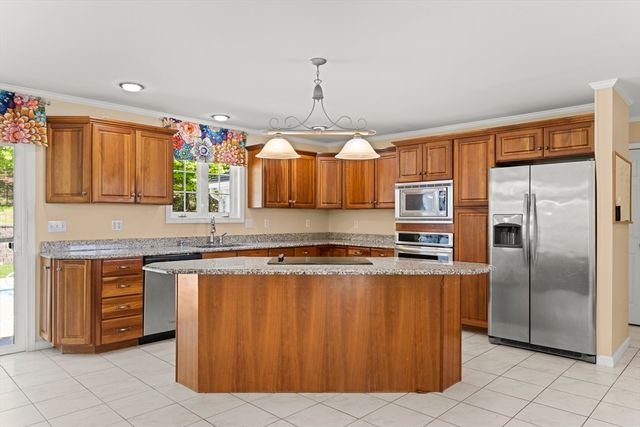 1507 E Mountain Rd, Westfield, MA 01085