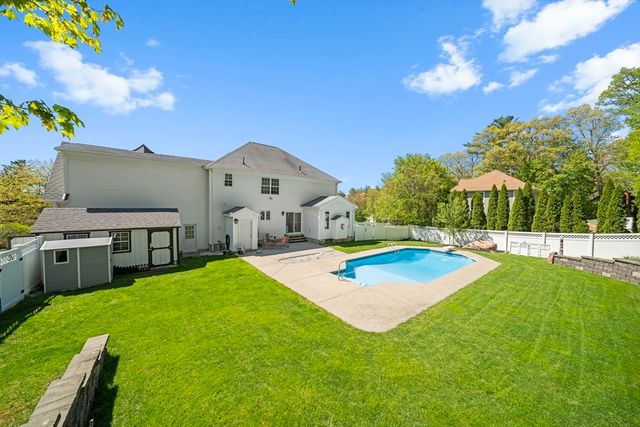1507 E Mountain Rd, Westfield, MA 01085