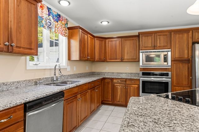 1507 E Mountain Rd, Westfield, MA 01085