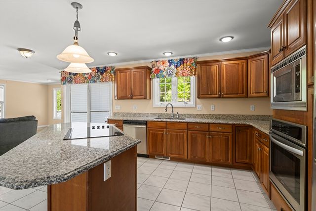 1507 E Mountain Rd, Westfield, MA 01085