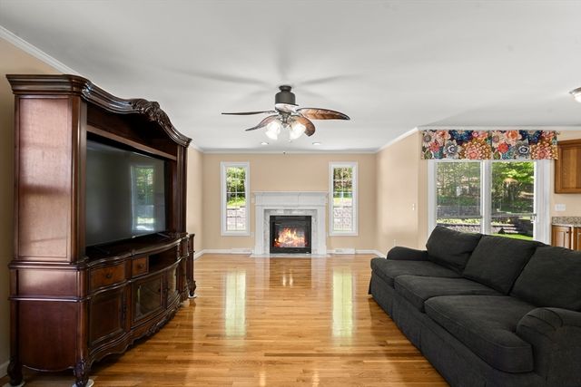 1507 E Mountain Rd, Westfield, MA 01085