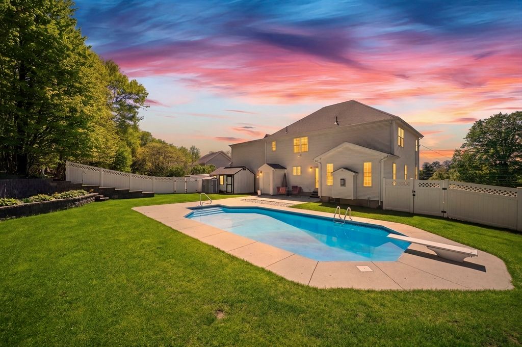 1507 E Mountain Rd, Westfield, MA 01085