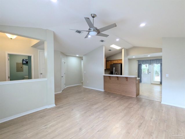 5760 Jade Moon Cir, Milton, FL 32583