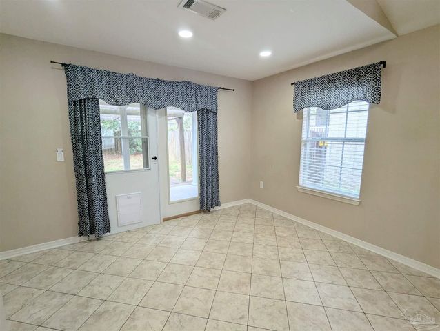 5760 Jade Moon Cir, Milton, FL 32583