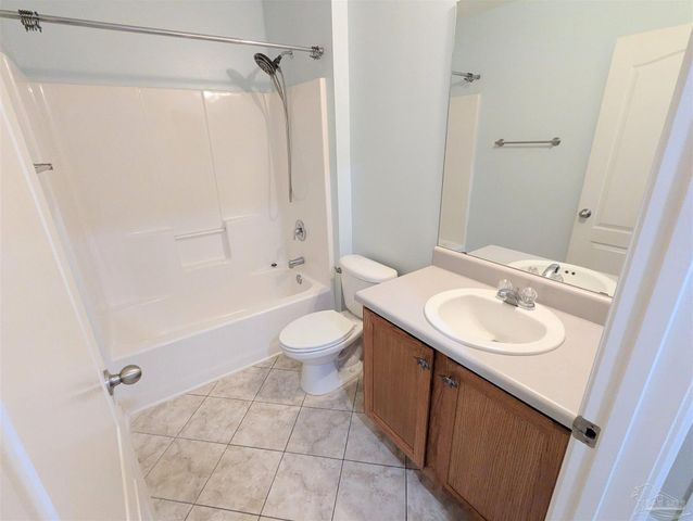 5760 Jade Moon Cir, Milton, FL 32583