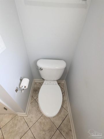 5760 Jade Moon Cir, Milton, FL 32583