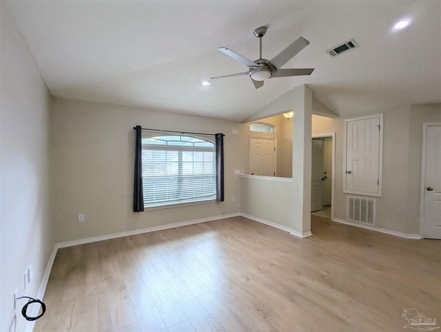 5760 Jade Moon Cir, Milton, FL 32583