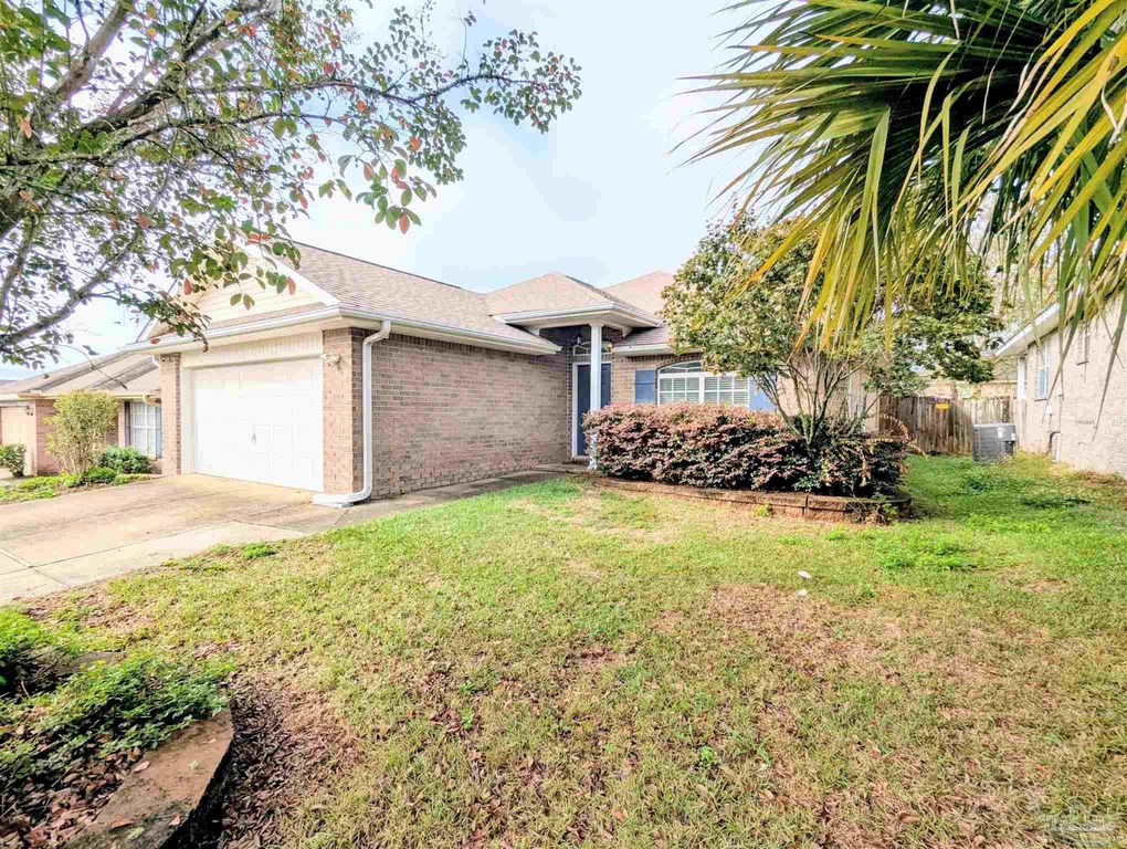 5760 Jade Moon Cir, Milton, FL 32583