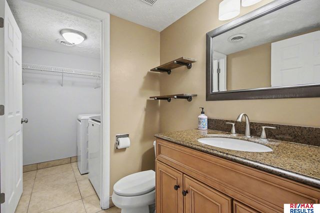 1001 Edgewood Boulevard, Papillion, NE 68046