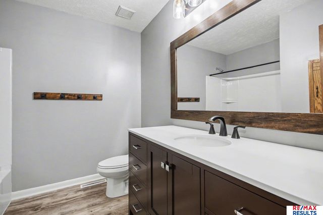 1001 Edgewood Boulevard, Papillion, NE 68046