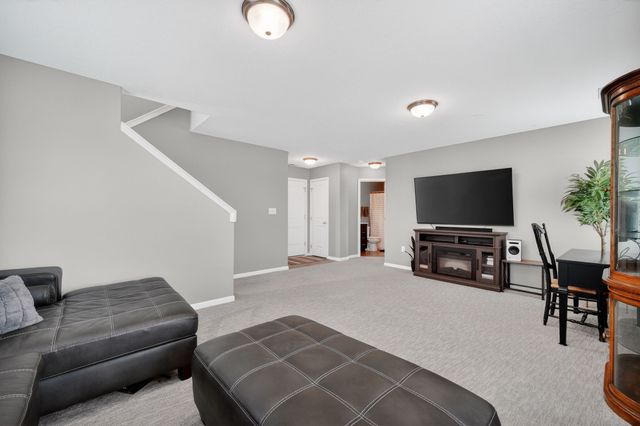 170 80th Street 103, West Des Moines, IA 50266