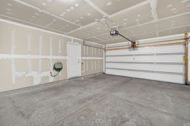 170 80th Street 103, West Des Moines, IA 50266