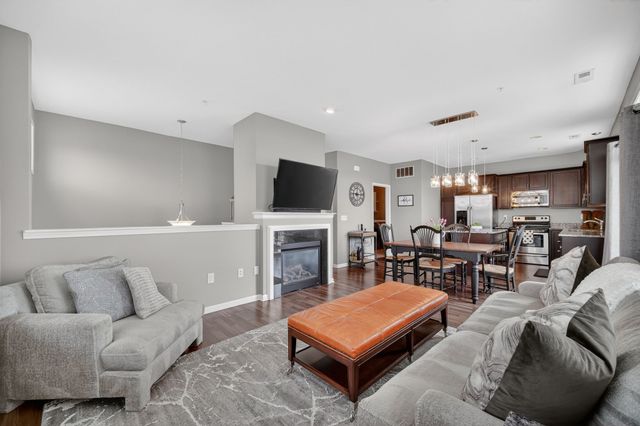170 80th Street 103, West Des Moines, IA 50266
