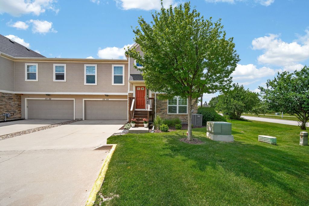 170 80th Street 103, West Des Moines, IA 50266
