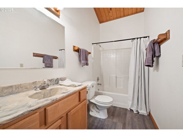 1261 MATHEWS Rd, Washougal, WA 98671