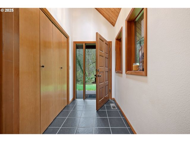 1261 MATHEWS Rd, Washougal, WA 98671