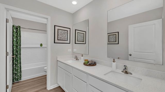 1817 Baler Avenue, Aurora, IL 60503