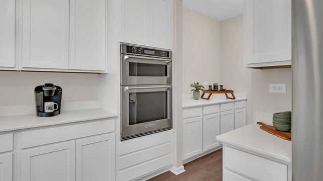 1817 Baler Avenue, Aurora, IL 60503