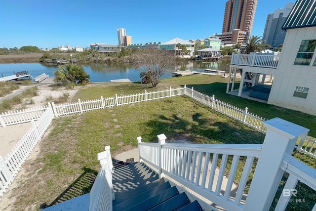 210 W 8th Street, Gulf Shores, AL 36542