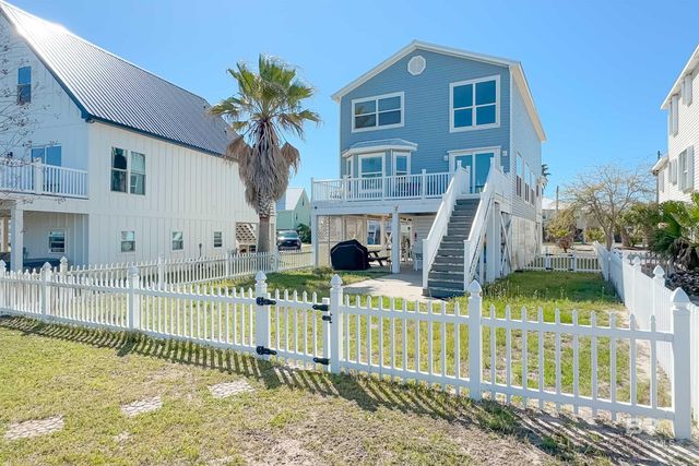 210 W 8th Street, Gulf Shores, AL 36542