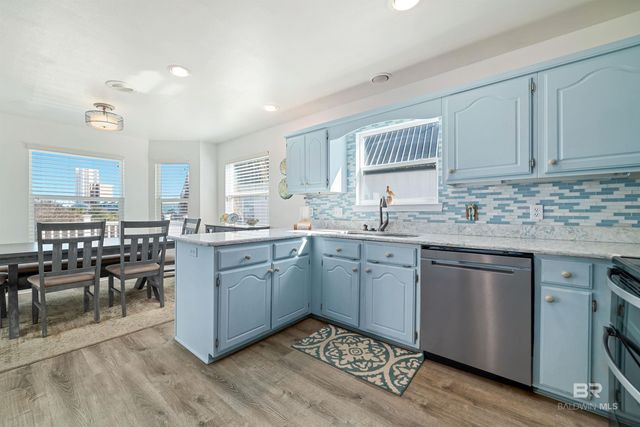 210 W 8th Street, Gulf Shores, AL 36542