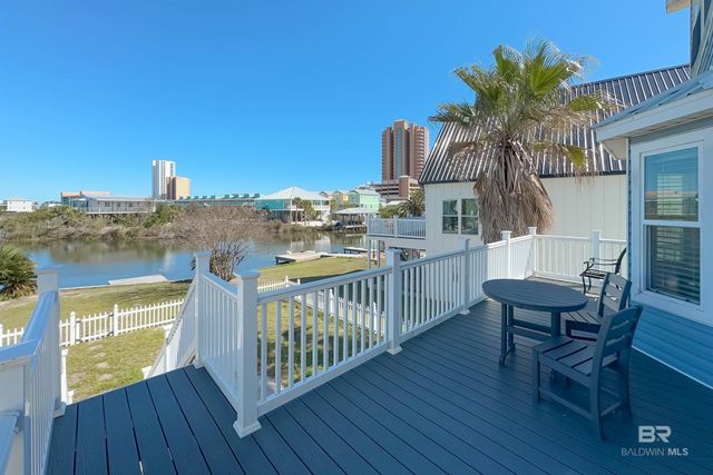 210 W 8th Street, Gulf Shores, AL 36542
