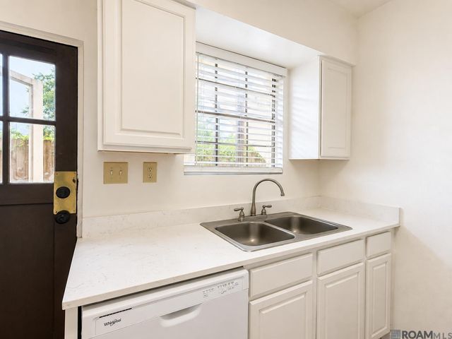 2961 Greenwood Dr, Baton Rouge, LA 70808