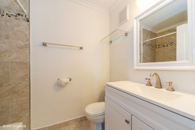 16 E Old Willow Road 206-S, Prospect Heights, IL 60070