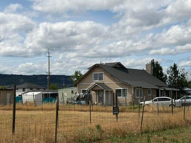 7465 Table Rock Terrace, Central Point, OR 97502